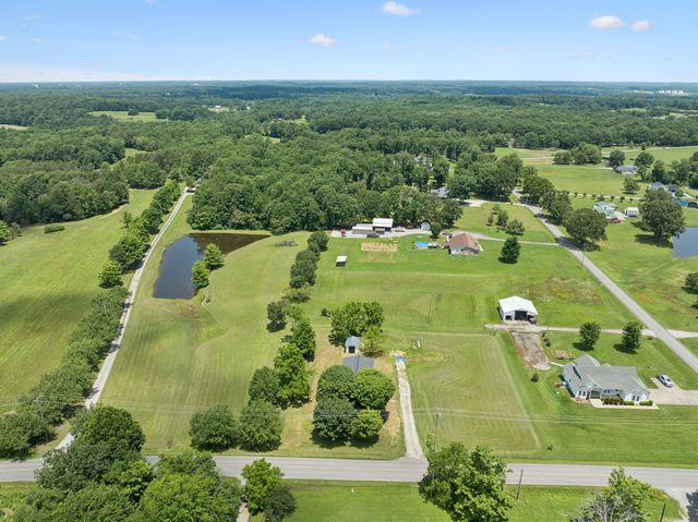 1237 Abiff Rd, Bon Aqua, TN 37025