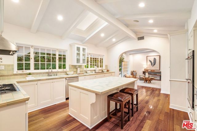 15550 Valley Vista Boulevard, Encino (los Angeles), CA 91436