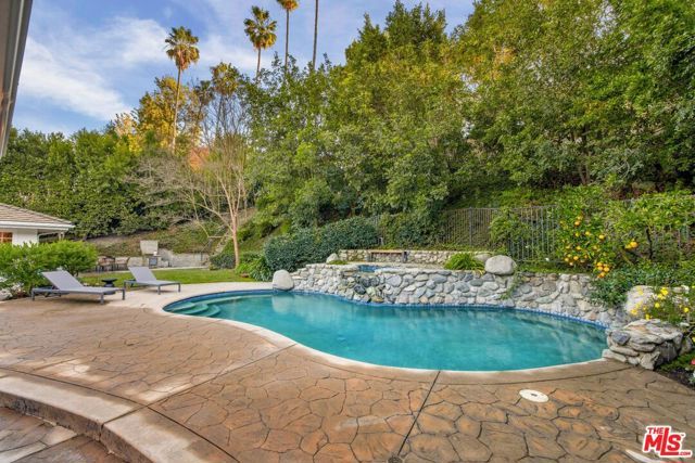 15550 Valley Vista Boulevard, Encino (los Angeles), CA 91436