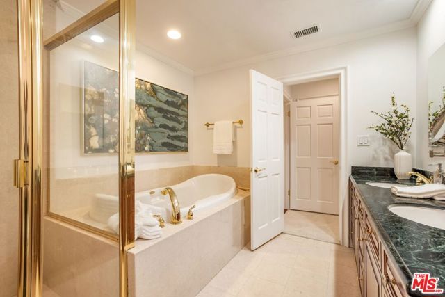 15550 Valley Vista Boulevard, Encino (los Angeles), CA 91436