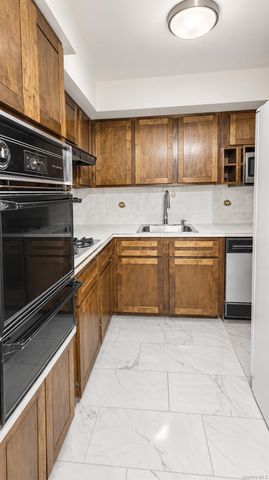 1121 Saint Lawrence Avenue, Bronx, NY 10472