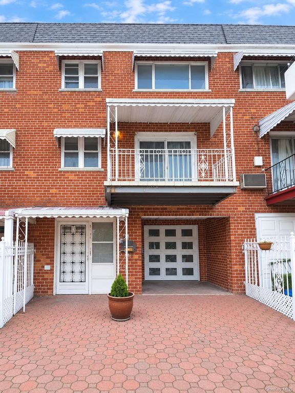 1121 Saint Lawrence Avenue, Bronx, NY 10472 — exterior