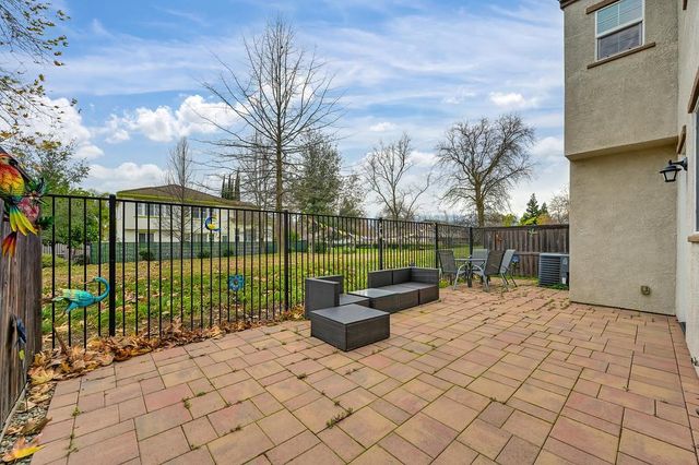 10904 Arrington Dr, Rancho Cordova, CA 95670