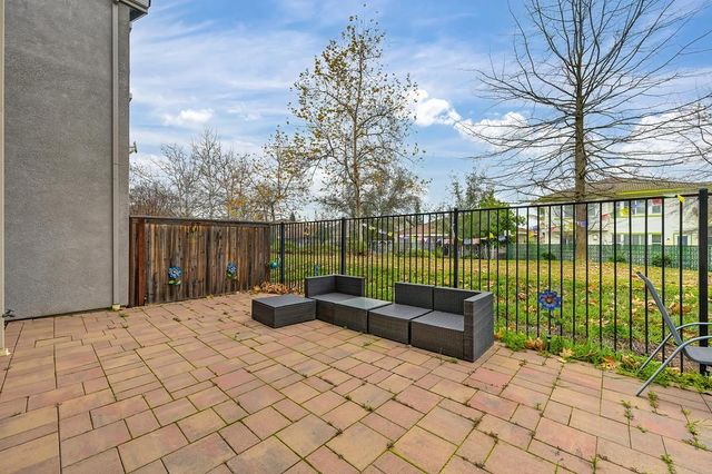 10904 Arrington Dr, Rancho Cordova, CA 95670