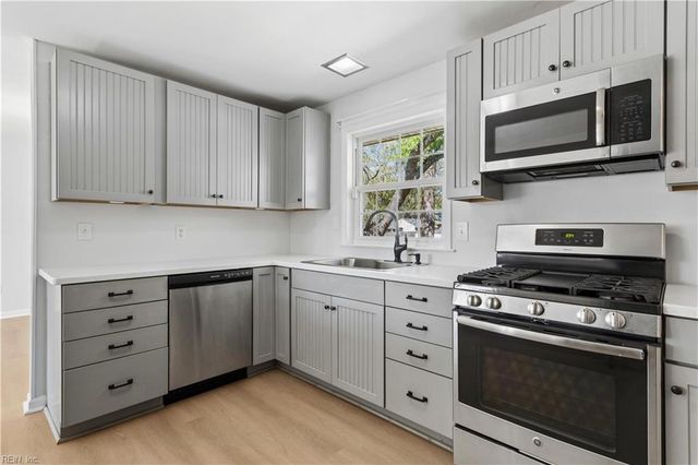 210 Cynthia DR, Hampton, VA 23666