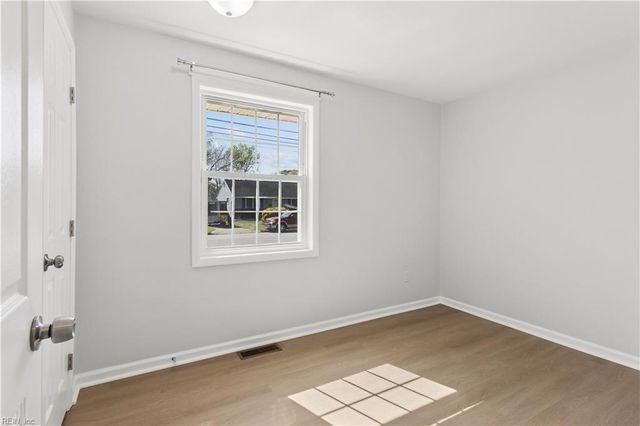 210 Cynthia DR, Hampton, VA 23666