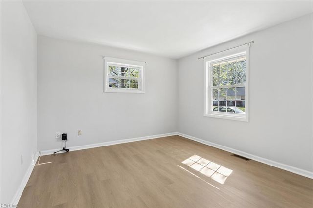 210 Cynthia DR, Hampton, VA 23666