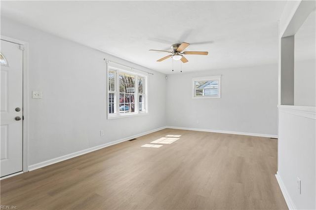 210 Cynthia DR, Hampton, VA 23666