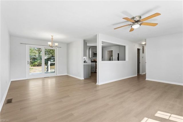 210 Cynthia DR, Hampton, VA 23666