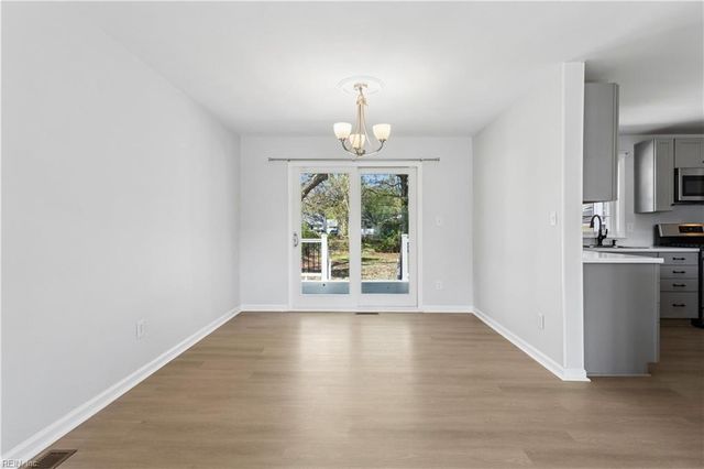210 Cynthia DR, Hampton, VA 23666