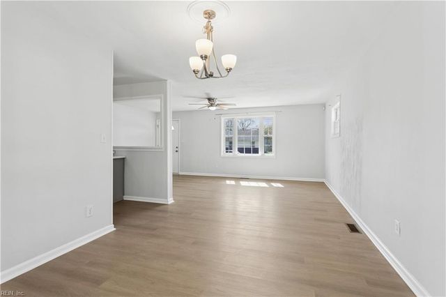 210 Cynthia DR, Hampton, VA 23666