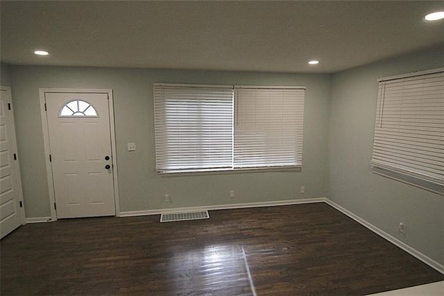 207 S 65th Street, Kansas City, KS 66111