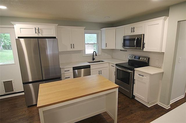 207 S 65th Street, Kansas City, KS 66111