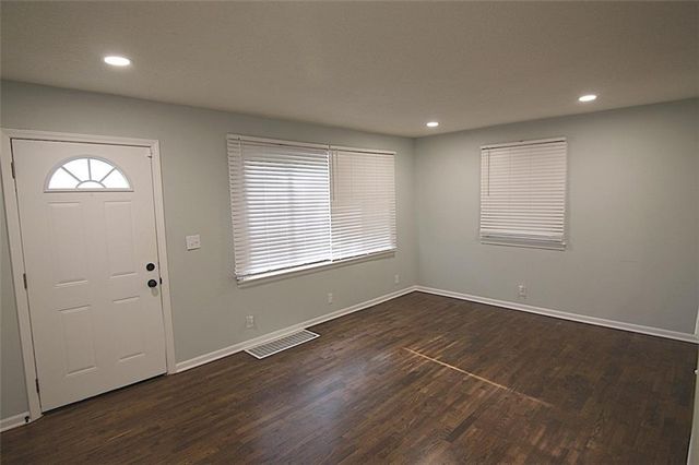 207 S 65th Street, Kansas City, KS 66111
