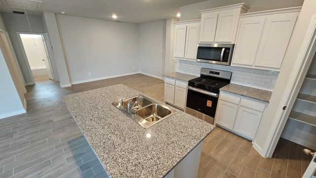 720 AMBER FIELDS Drive, Denton, TX 76259