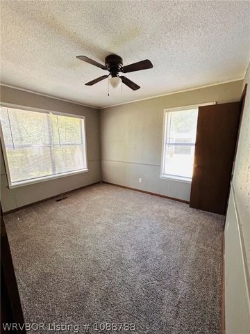 1305 Bugscuffle Road, Lavaca, AR 72941