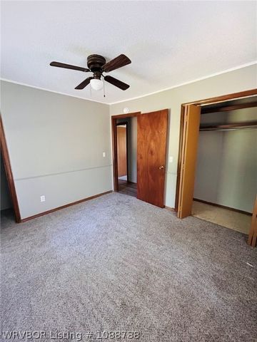 1305 Bugscuffle Road, Lavaca, AR 72941
