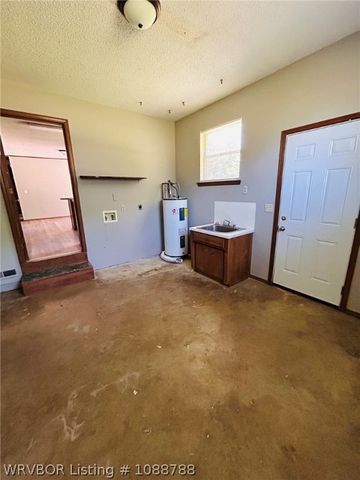 1305 Bugscuffle Road, Lavaca, AR 72941