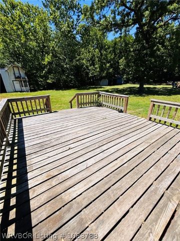 1305 Bugscuffle Road, Lavaca, AR 72941