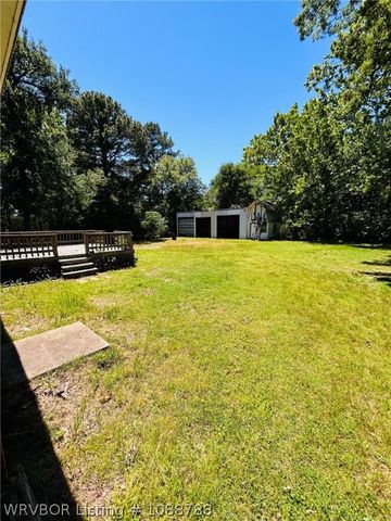 1305 Bugscuffle Road, Lavaca, AR 72941