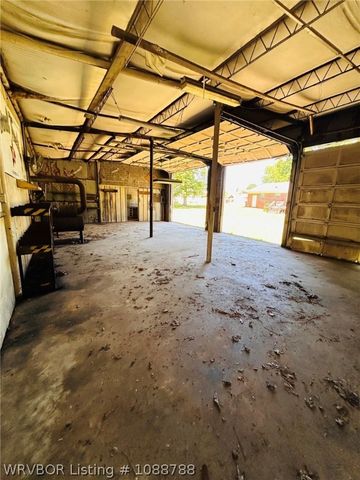 1305 Bugscuffle Road, Lavaca, AR 72941