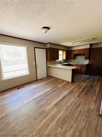 1305 Bugscuffle Road, Lavaca, AR 72941