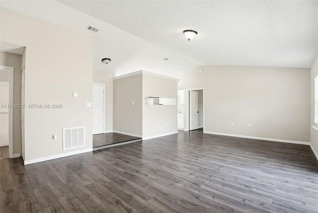 637 Mosquero Ave, Deltona, FL 32738