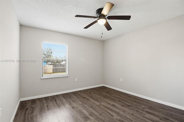 637 Mosquero Ave, Deltona, FL 32738