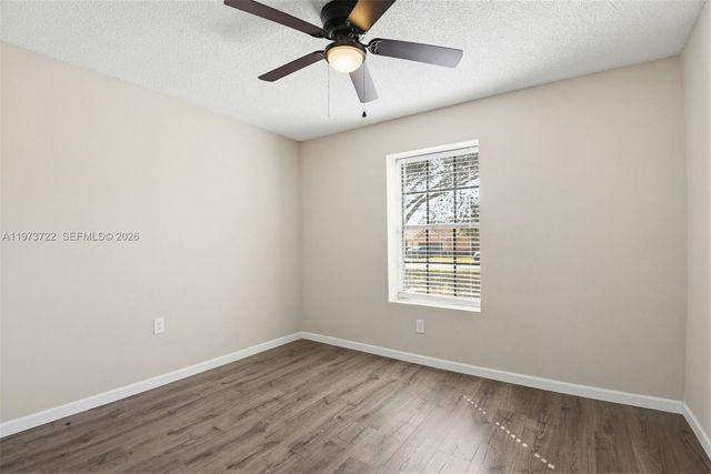 637 Mosquero Ave, Deltona, FL 32738