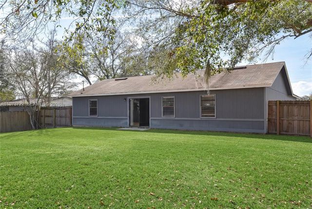 637 Mosquero Ave, Deltona, FL 32738