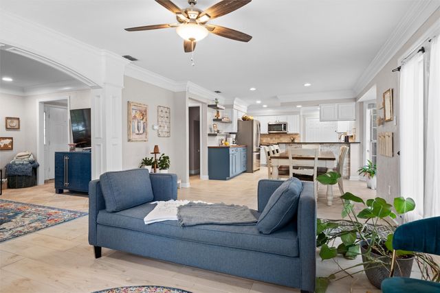 8016 Crazy Horse Lane, Fort Worth, TX 76137