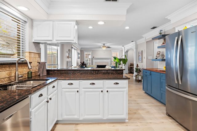 8016 Crazy Horse Lane, Fort Worth, TX 76137