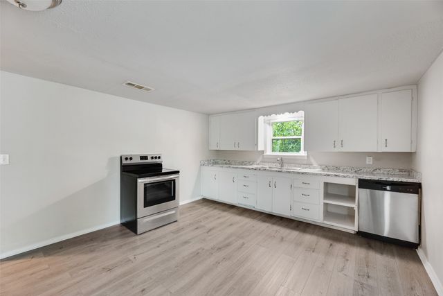 821 Bond Street, Fort Worth, TX 76114