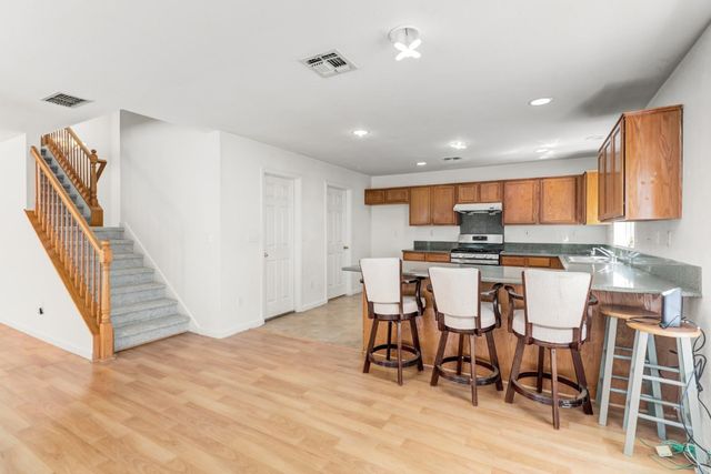 3891 Aetna Springs Way, Sacramento, CA 95834