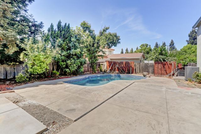 3891 Aetna Springs Way, Sacramento, CA 95834