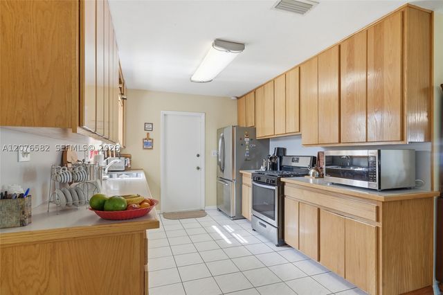 20510 Jacaranda Rd, Cutler Bay, FL 33189