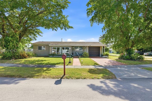 20510 Jacaranda Rd, Cutler Bay, FL 33189