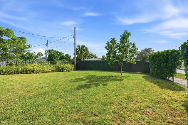 20510 Jacaranda Rd, Cutler Bay, FL 33189
