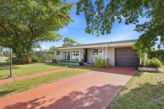 20510 Jacaranda Rd, Cutler Bay, FL 33189