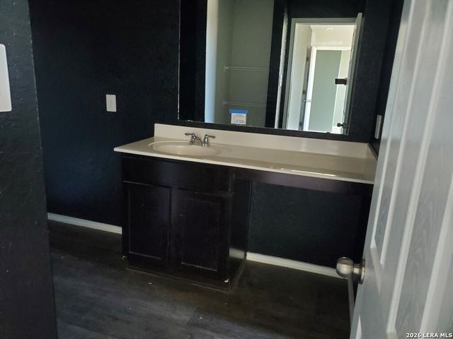 531 Pleasanton Spring, San Antonio, TX 78221