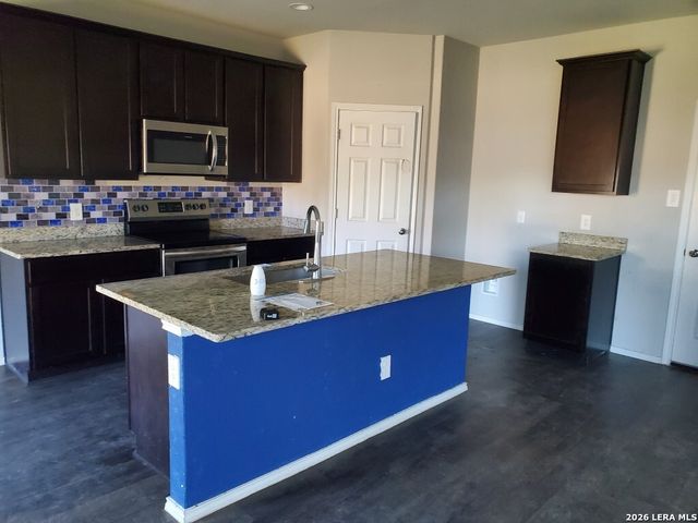 531 Pleasanton Spring, San Antonio, TX 78221