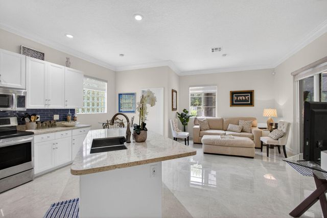 8642 Plum Cay, Royal Palm Beach, FL 33411