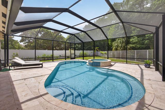 8642 Plum Cay, Royal Palm Beach, FL 33411
