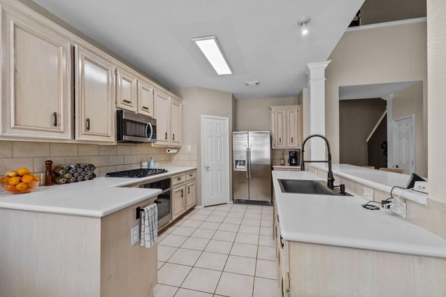 2372 Autumn Mist Court, League City, TX 77573