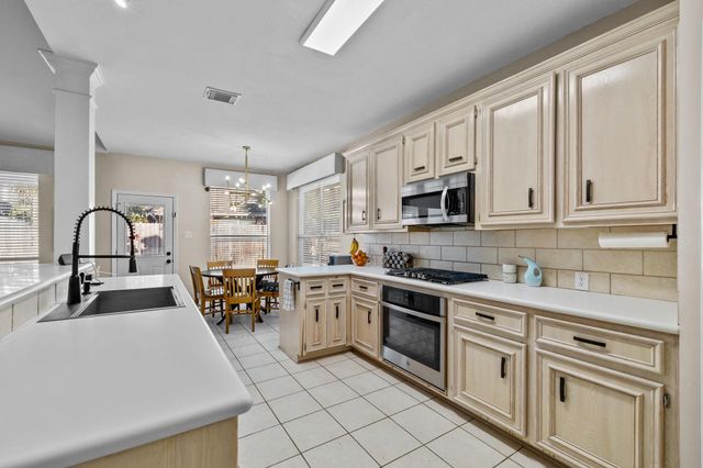 2372 Autumn Mist Court, League City, TX 77573