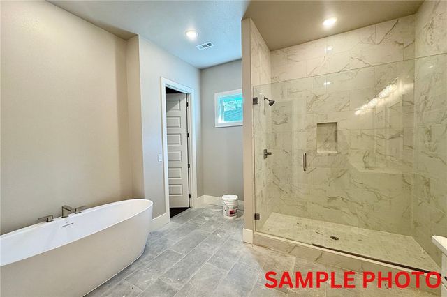 2649 E Livingston Lane, Fayetteville, AR 72703