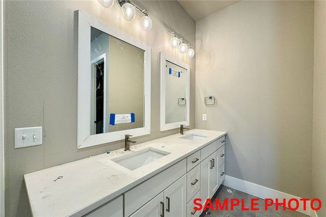 2649 E Livingston Lane, Fayetteville, AR 72703