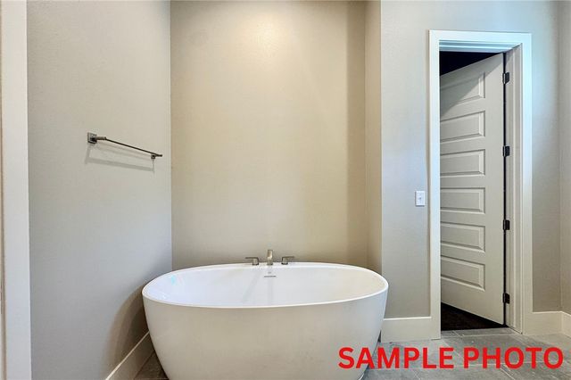 2649 E Livingston Lane, Fayetteville, AR 72703