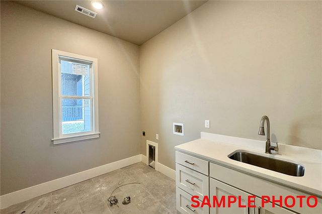 2649 E Livingston Lane, Fayetteville, AR 72703