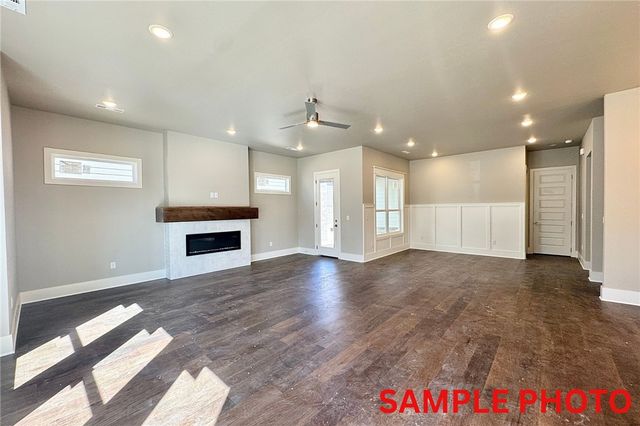 2649 E Livingston Lane, Fayetteville, AR 72703